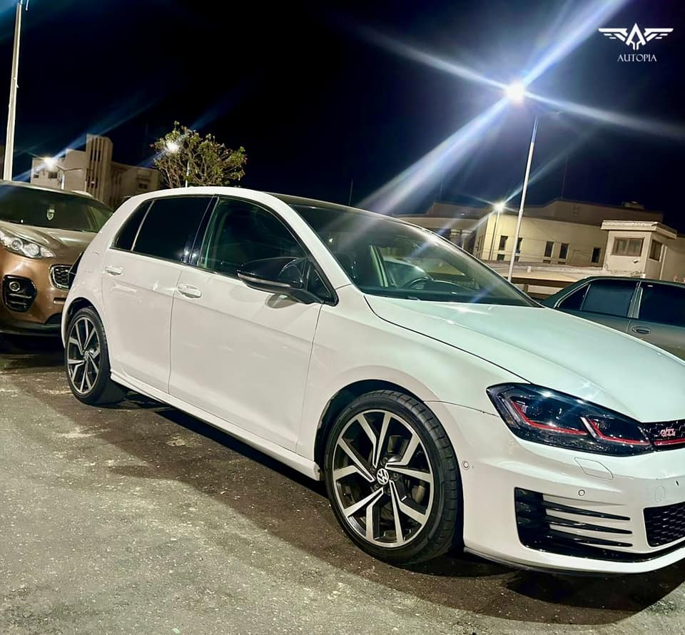Golf 7 Side Skirts – Sporty Look & Enhanced Performance